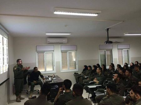 بالصور: قوات الأمن الوطني الفلسطيني تستقبل مخيم شبيبة جامعة النجاح الوطنية